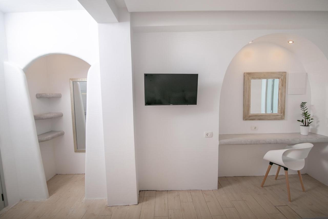 Sensia Luxury Studio With Hot Tub Oia  Extérieur photo
