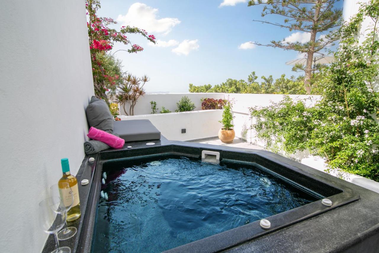 Sensia Luxury Studio With Hot Tub Oia  Extérieur photo